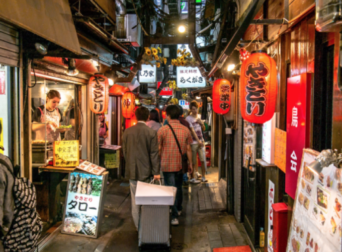 Recorrido a pie y comida callejera por el lado oeste de Tokio