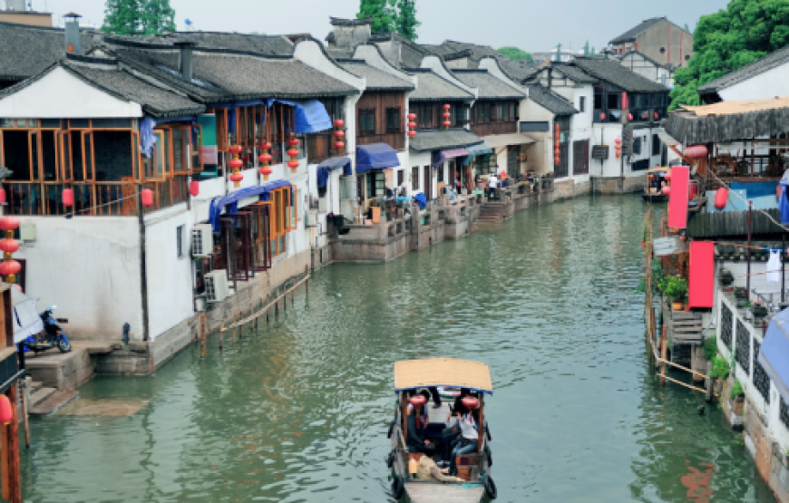 Tour por Zhujiajiao (pueblo de agua) y crucero nocturno con cena